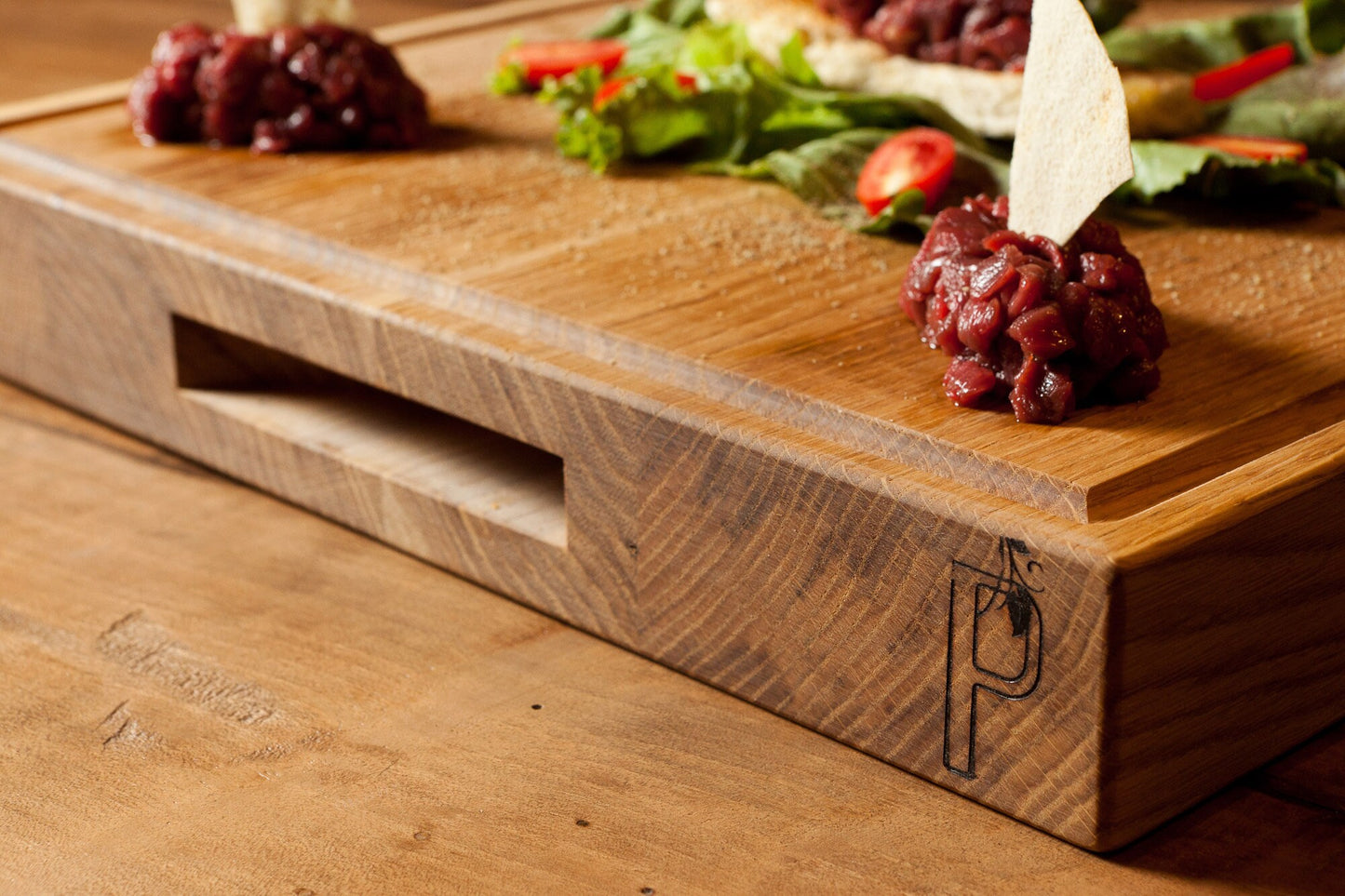 Customisable serving board
